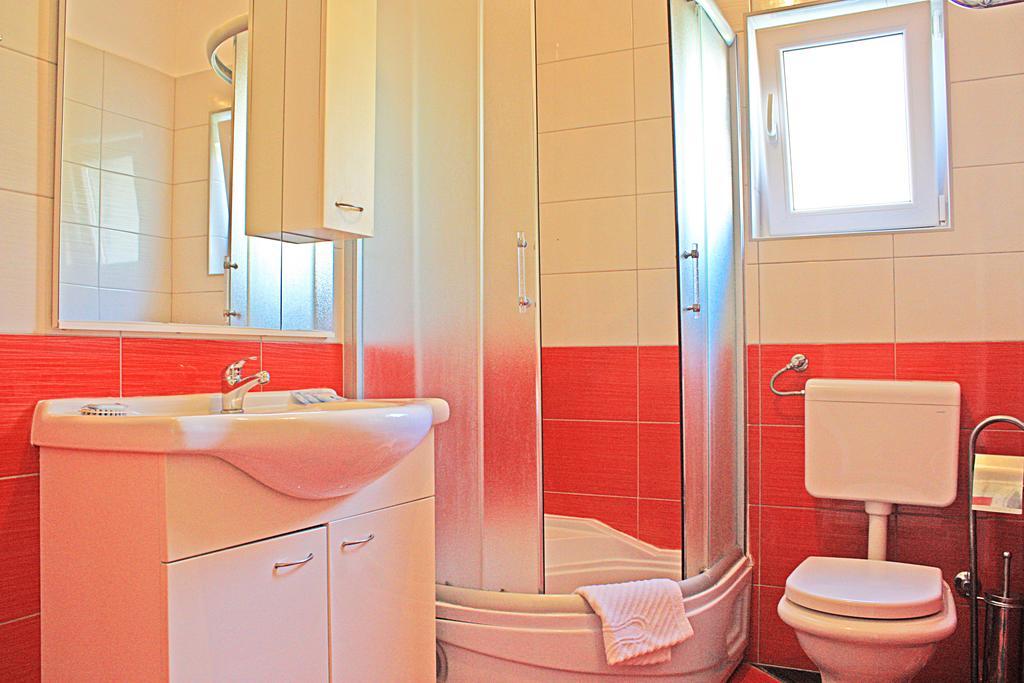 Bougainvillea Apartments Makarska Dış mekan fotoğraf